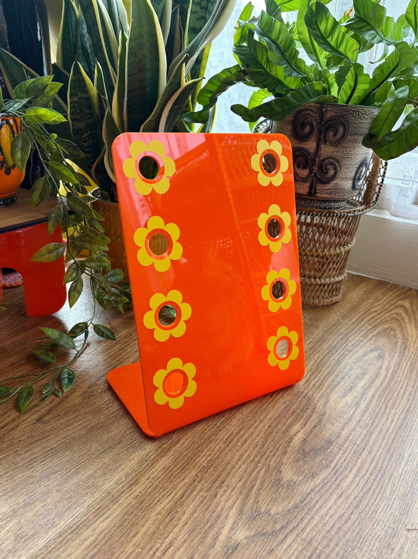 NEW Marjoram Glasses Stand