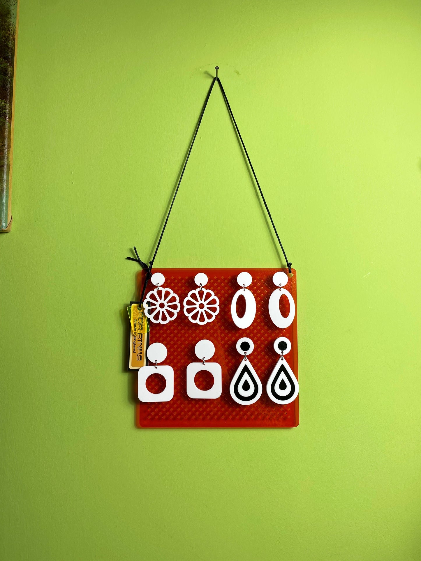 retro home earring display