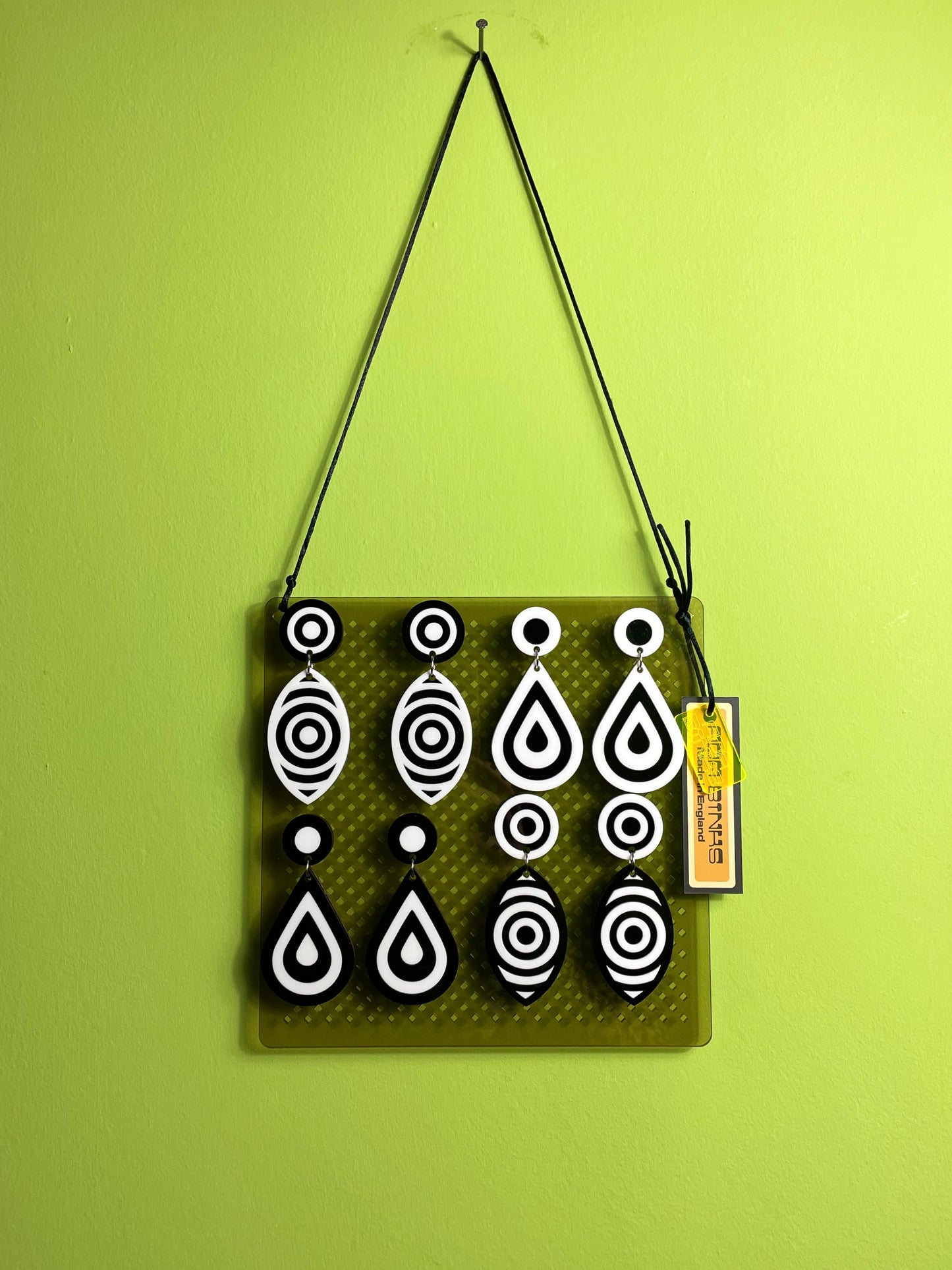 retro earring holder