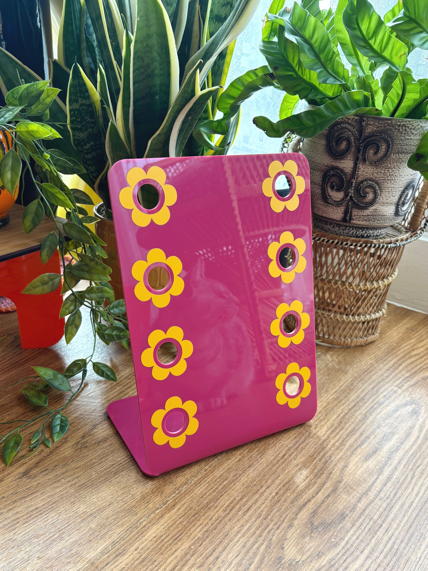 NEW Marjoram Glasses Stand