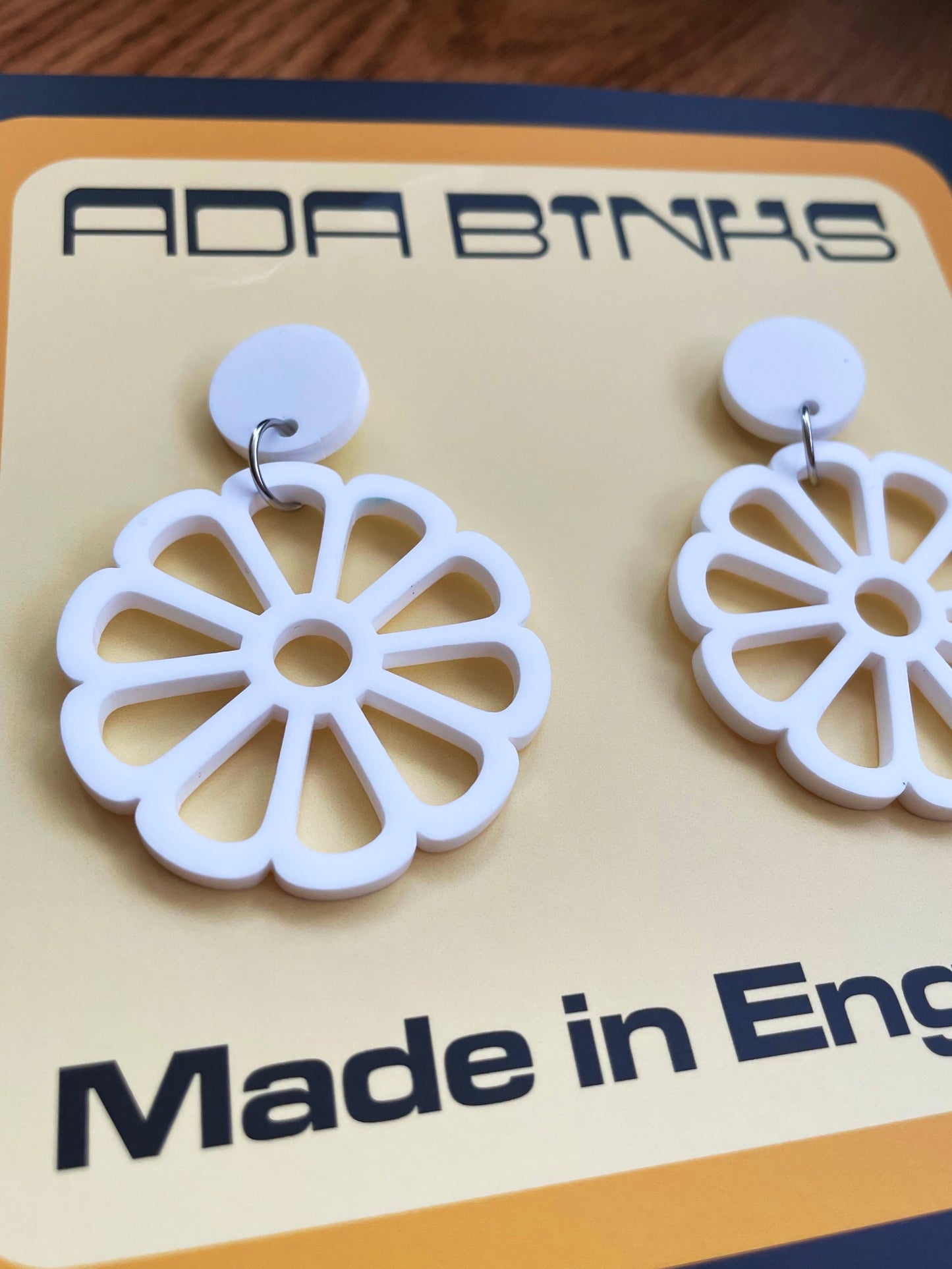 vintage plastic flower earrings