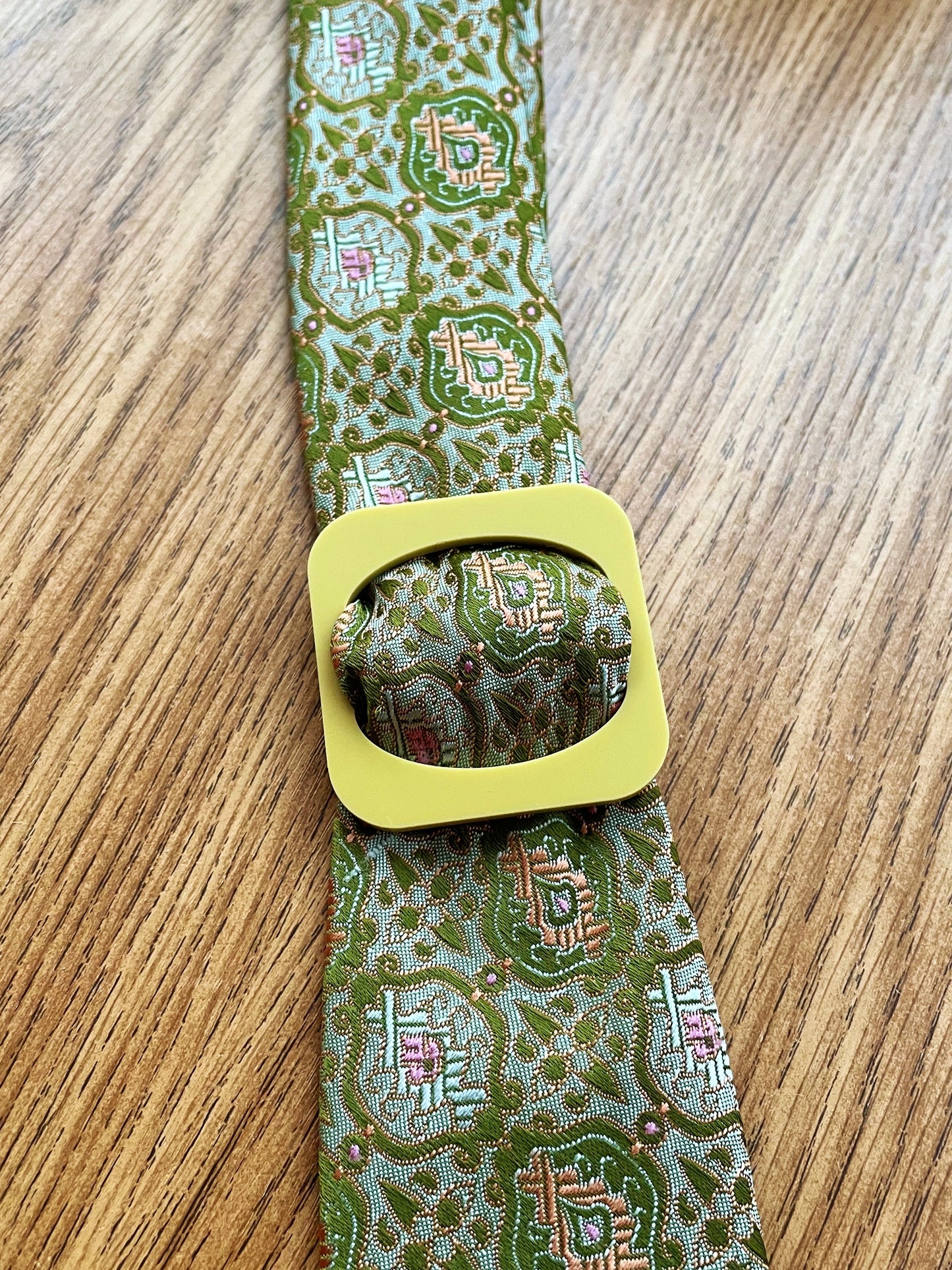 Sandy Scarf Toggle