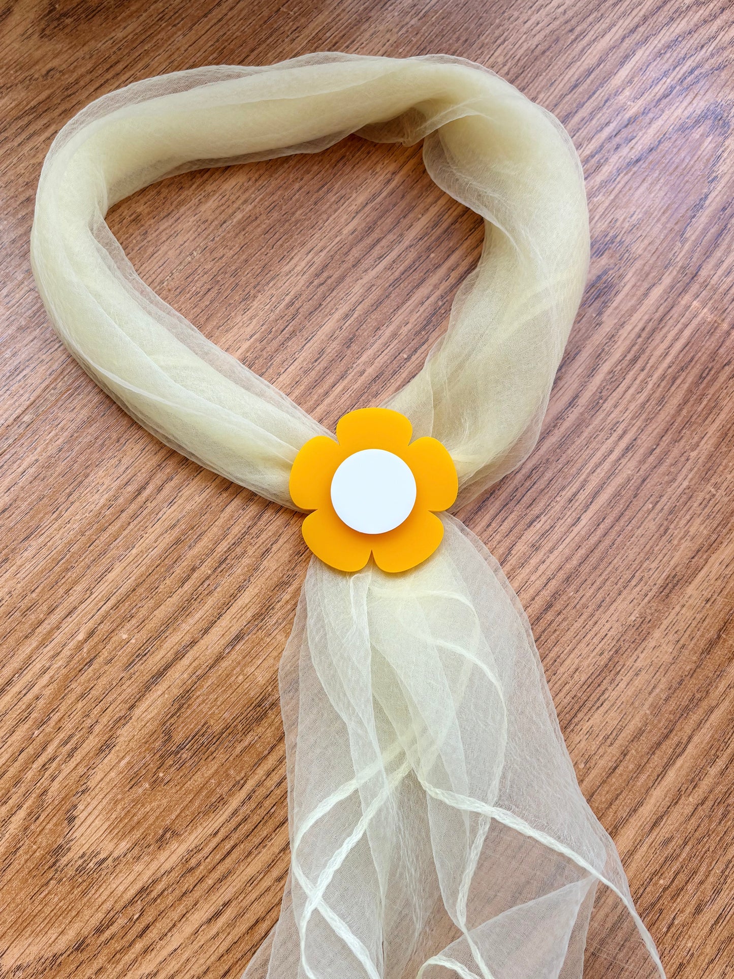 Daphne Scarf Clip