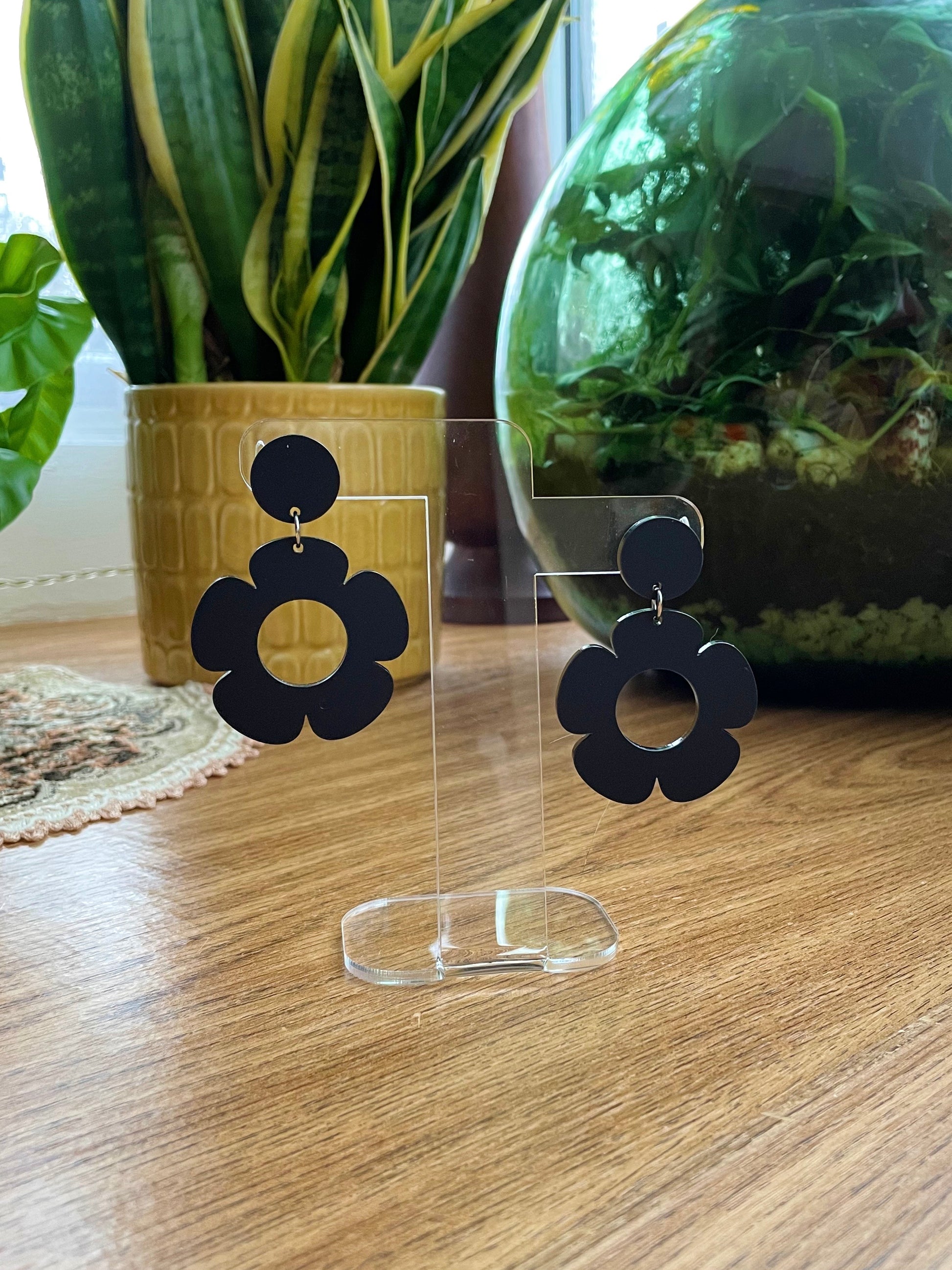 cute black flower earrings 