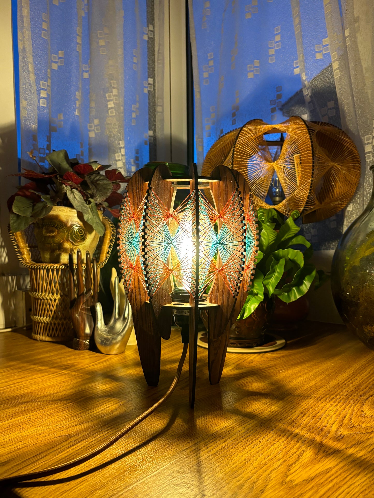 Asteroid Table Lamp